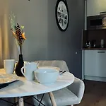 Near Sana Klinik Sleepomat 公寓 奥芬巴赫